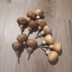 12 wooden knobs